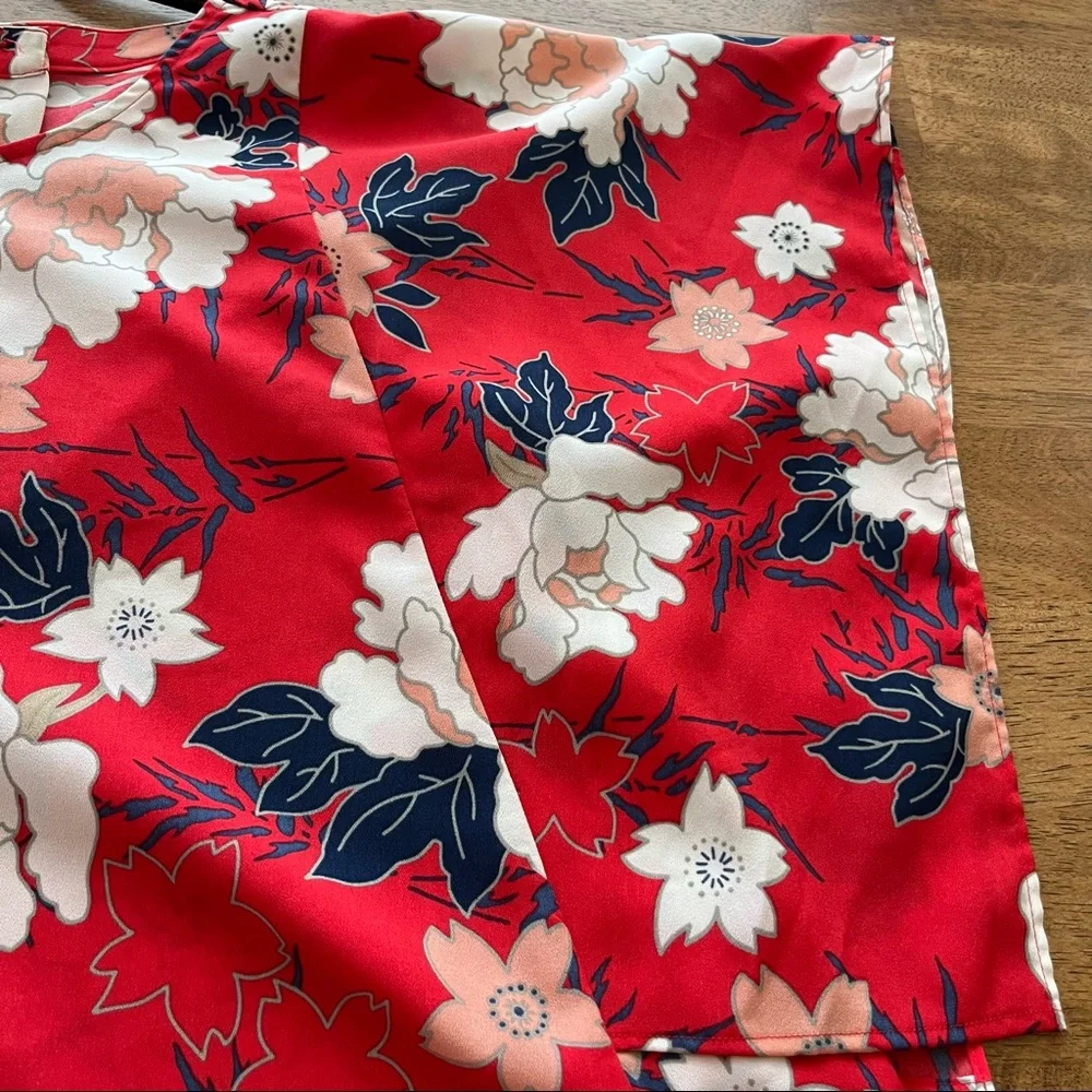ZARA BASIC Women’s Blouse. Kimono Sleeve/Split Back. Size XS. Red Floral. - Picture 4 of 8